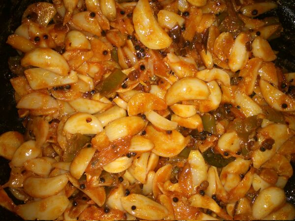 Illustrative photograph of Garlic pickle, not actual packaging